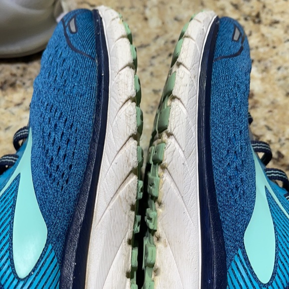 Brooks Adrenaline GTA 18 - Picture 9 of 12